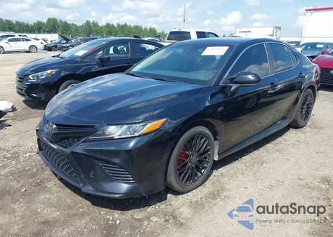 2018 Toyota Camry Se z USA, uszkodzony, nr VIN 4T1B11HK2JU145080